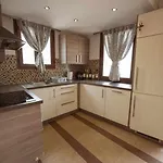 λειτουργικό σπίτι σε κεντρική τοποθεσία Apartmán *