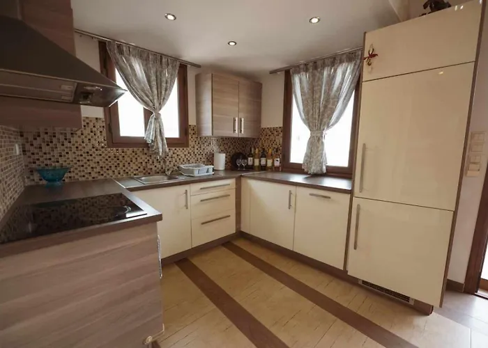 λειτουργικό σπίτι σε κεντρική τοποθεσία 아파트 *