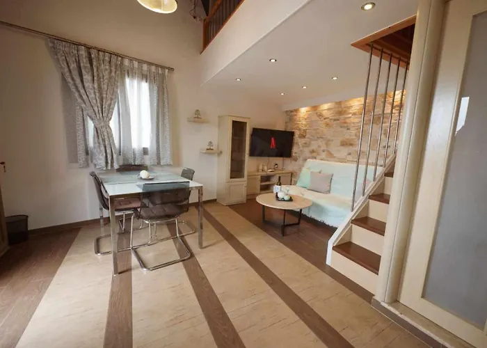 λειτουργικό σπίτι σε κεντρική τοποθεσία *