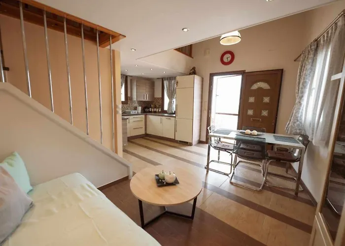 λειτουργικό σπίτι σε κεντρική τοποθεσία 아파트