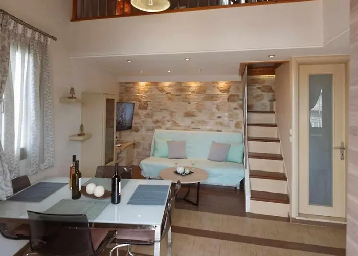 λειτουργικό σπίτι σε κεντρική τοποθεσία